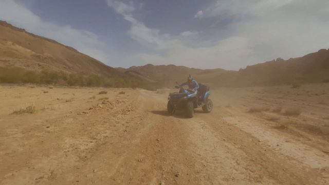 Путешествие на квадрациклах к Плато Ассы через Баторгайское водохранилище... смотреть онлайн