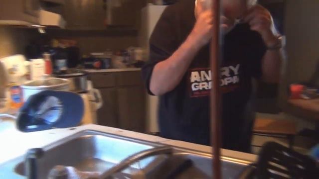 ЗЛОЙ ДЕД и засор в раковине смотреть онлайн