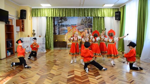 Танец «Ложкари». Отрубянникова Татьяна Егоровна. МДОУ ДСКВ №62 д.Старая смотреть онлайн