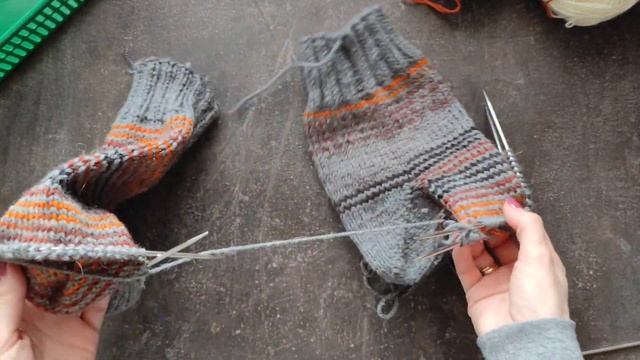 Вязовлог 13/2023 Подарок от @vyazanienaperemene Ошибки в вязании кардигана. 4 готовые работы. смотреть онлайн