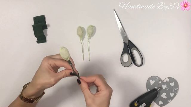 Орхидея из конфет и гофрированной бумаги. Подарок на 8 марта. смотреть онлайн