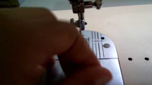 Como colocar Linha na máquina Singer 247! смотреть онлайн
