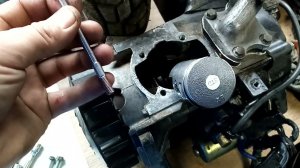 Ремонт резьбы в картере,под болты крепления ЦПГ Honda Dio.