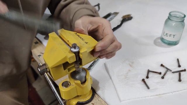 Quick Vintage Plywood Chair Repair смотреть онлайн