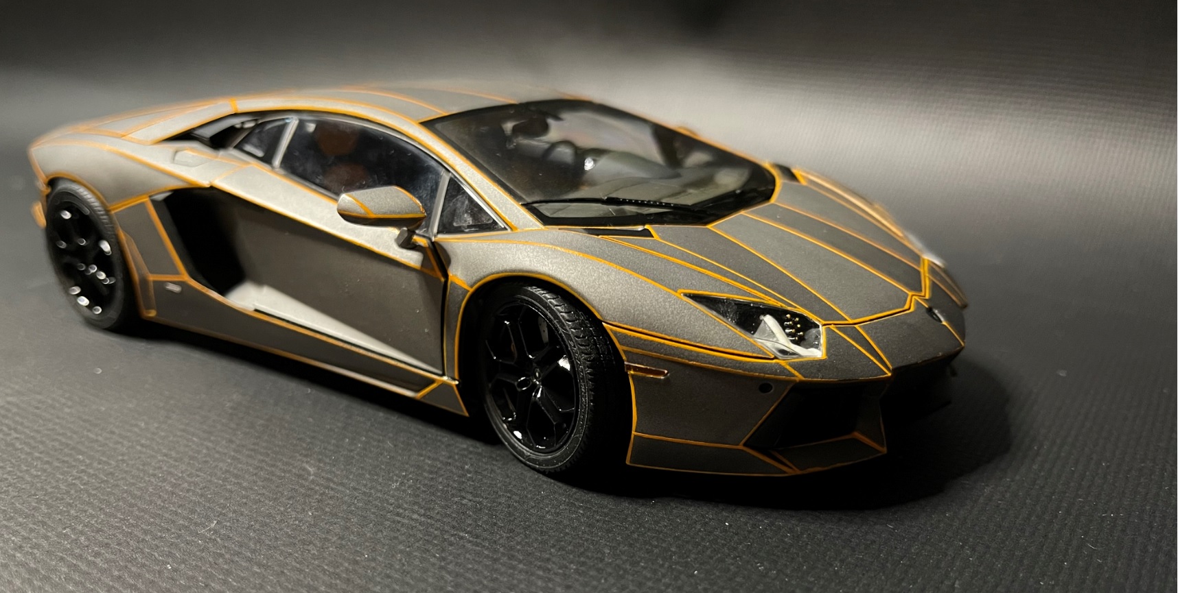 Lamborghini Aventador (Aoshima 1/24)