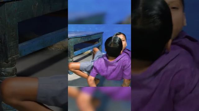 Две головы, одно тело. С общими органами смотреть онлайн