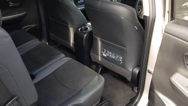 PRZ9024 - 2019 Toyota PRIUS Excel VVT-i Auto 29,450 смотреть онлайн