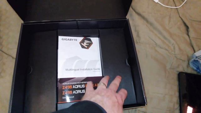 Unboxing Gigabyte Aorus Elite Z490 AC motherboard for 10th and 11th gen Intel CPU overview features смотреть онлайн