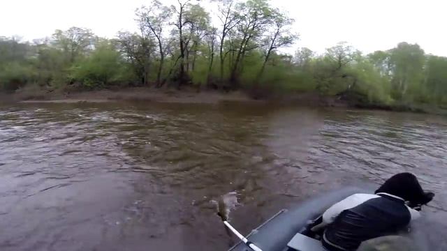 Сплав по реке Сок в день Победы. Как правильно ставить сеть. смотреть онлайн