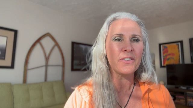 Crystal Spirits Oracle reading - Find the magic within and all around you смотреть онлайн