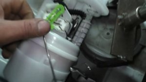 Замена бензонасоса. Рено Логан 1.2