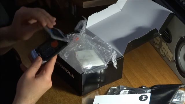 MOTOROLA RAZR V3i (Треснутая мечта) смотреть онлайн