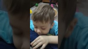 Ребенок просит ремня)))