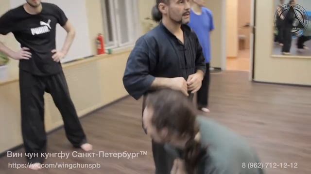 давящий локоть, уровень формы биу джи смотреть онлайн