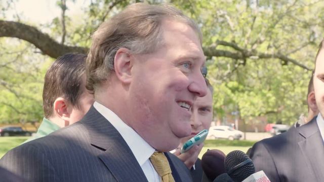 Dennis Lauscha speaks at Tom Benson's visitation смотреть онлайн