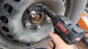 Тест гайковерта Kress. Откручивание колёсных болтов.