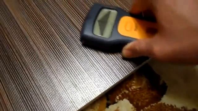 Бесконтактный индикатор скрытой проводки (STUD FINDER) смотреть онлайн