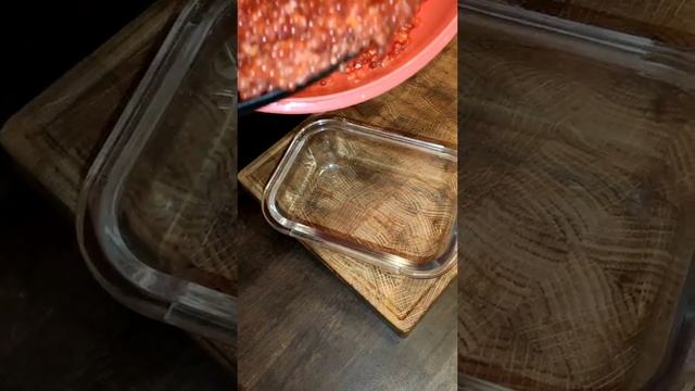 БЫСТРЫЙ СПОСОБ ОТДЕЛЕНИЯ ИКРЫ ОТ ПЛЁНОЧЕК И ЗАСОЛКА смотреть онлайн