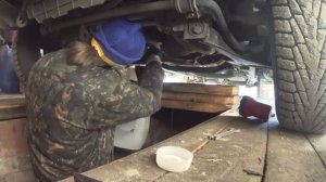 Замена масла в ДВС, смена масляного и воздушного фильтров на Mitsubishi L200