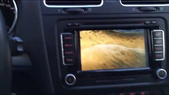 VW RNS-510 Video en roulant (VIM) смотреть онлайн