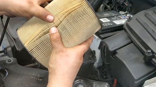 2011 -2017 Volkswagen Jetta 2.0 air filter replacement смотреть онлайн
