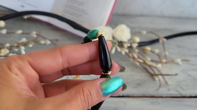 Браслет из оникса черного, малахита смотреть онлайн