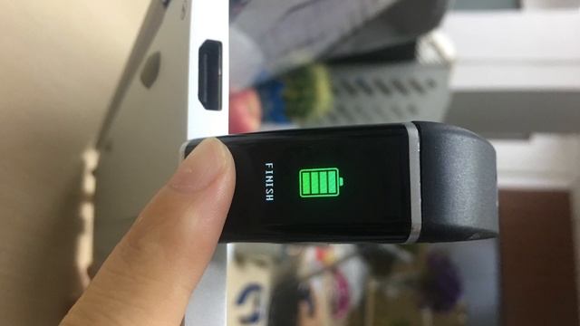 How to take strap off and charge fitness tracker correctly | moreFit смотреть онлайн