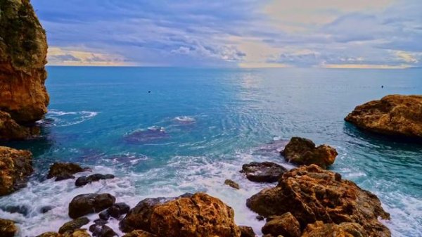 Calm day by the sea - 4K nature video with water sounds - 10 hours of calmness of the ocean