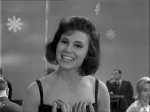 Может нет, а может да -- Лариса Мондрус