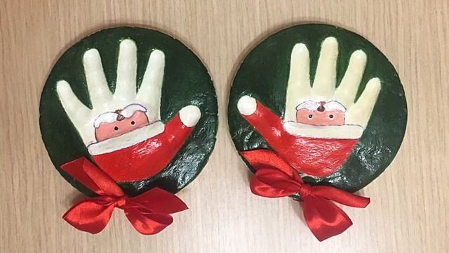 Новогодний сувенир-поделка из отпечатка ручки смотреть онлайн