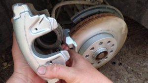 Как сжать,вдавить, утопить поршень переднего суппорта Фольксваген.