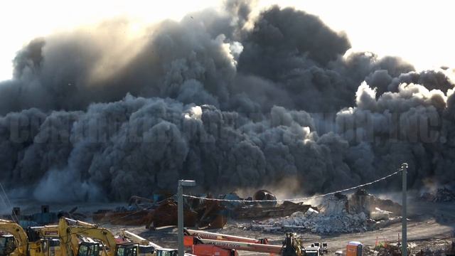 Crystal River Energy Complex Hung Boiler Units #1 & #2 - Controlled Demolition, Inc. смотреть онлайн