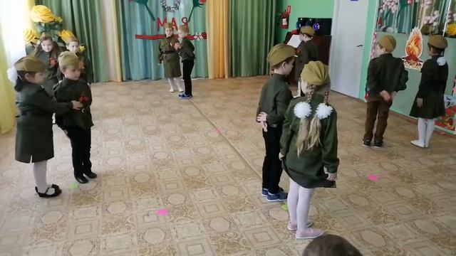 Вальс "Тучи в голубом". Старшая группа смотреть онлайн