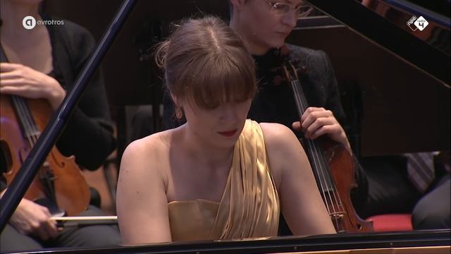 Пётр Чайковский - Концерт для фортепиано с оркестром №1 - Анна Федорова. смотреть онлайн