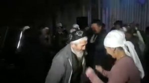 Дед классно танцует