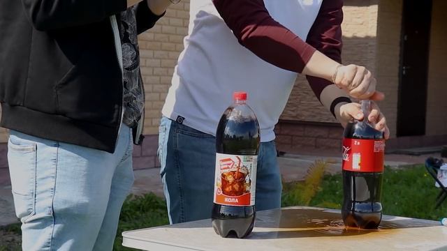 АМЕРИКАНСКАЯ КОКА-КОЛА ПРОТИВ РУССКОЙ КОКА-КОЛЫ! МЕНТОС VS СОДА! смотреть онлайн