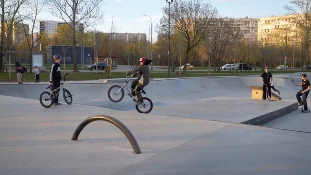Panasonic Lumix DC-GH6 240p. Skateboarding in Russia. Children. Скейтбординг России смотреть онлайн