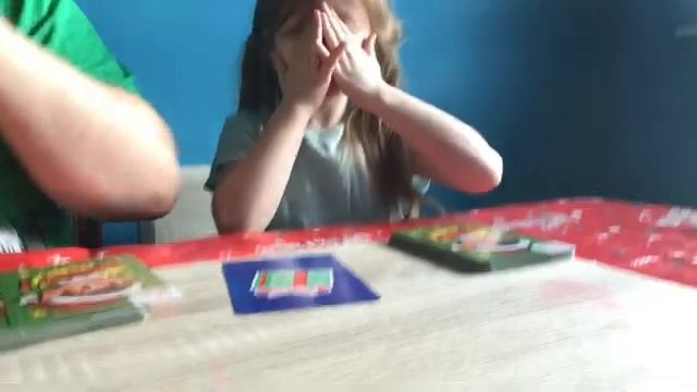ELF SNAP CARDS GAME ( SIMON VS AMELIA) смотреть онлайн
