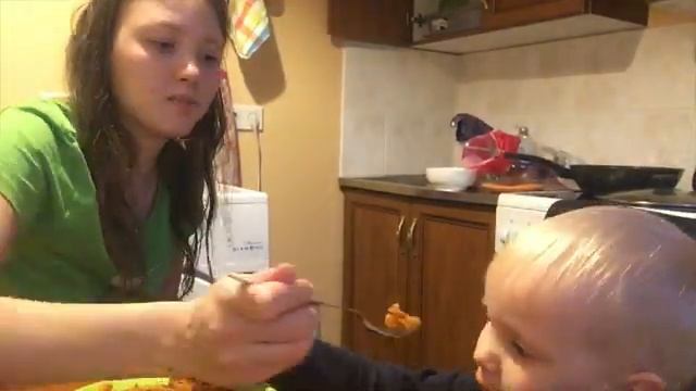 VLOG: ВОВА НАУЧИЛСЯ ПИТЬ С КРУЖКИ! ГУЛЯЕМ В ТОРГОВОМ ЦЕНТРЕ ÜLEMISTE! 27.10.2020 смотреть онлайн