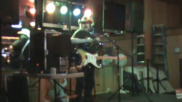 Scott Grove. Some Beach. Cover By Blake Shelton. Ibanez Iceman Ukulele смотреть онлайн