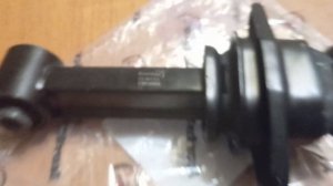 Нижняя опора двигателя Киа Рио 4, заводской брак