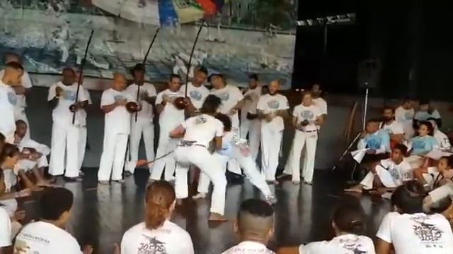ABADA CAPOEIRA JOGOS DO RIO 2017 - PENELOPE E MISTICA смотреть онлайн