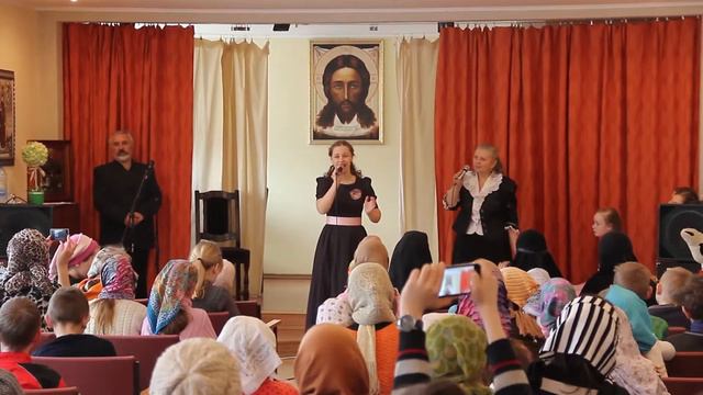 ТИМПАН "Мальчик стоит пред иконой" смотреть онлайн
