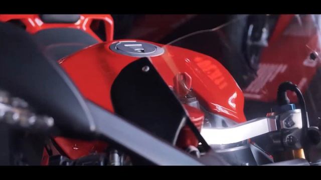 CJ f XXXTENTACION - WHOOPTY | Ducati 1199 Panigale S смотреть онлайн