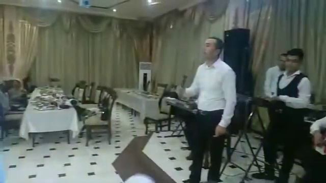 Toshbuloq "OSIYO" tanta'nalar majmuasida to'y xizmatida Yunusbek Darvishev смотреть онлайн