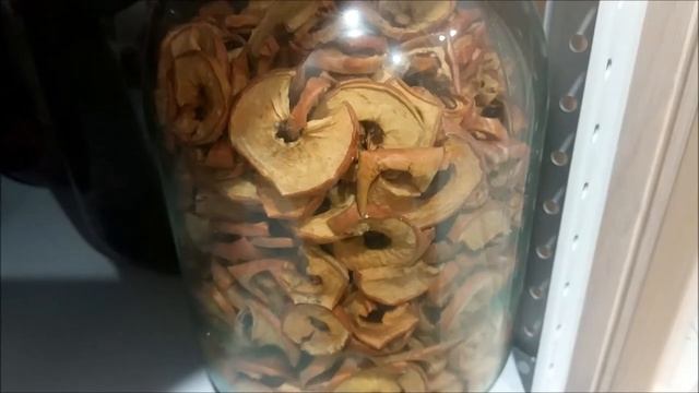 Храните сухофрукты в банках. Если они у вас есть, конечно смотреть онлайн