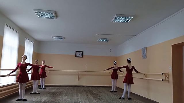 Классический танец Фрагмент урока смотреть онлайн