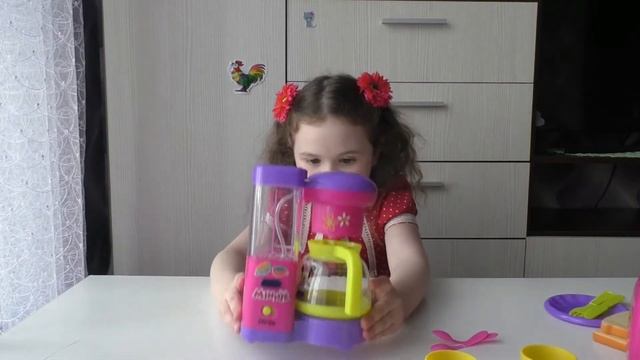 Распаковка игрушек кофеварка и тостер от Дисней Минни Маус Сoffee maker and toaster Disney смотреть онлайн