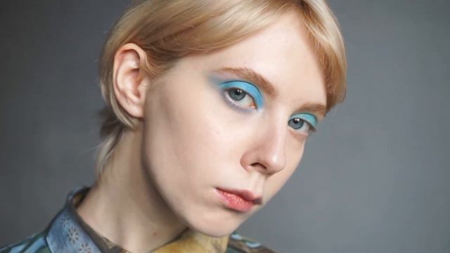 Делаем Веснушки И Мрамор На Глазах. | Blue&Gold Freckle Makeup. смотреть онлайн