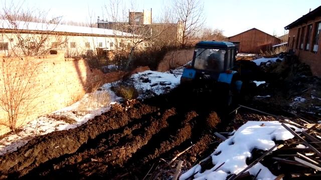 Мтз 82 погрузка тирси частина 2 смотреть онлайн